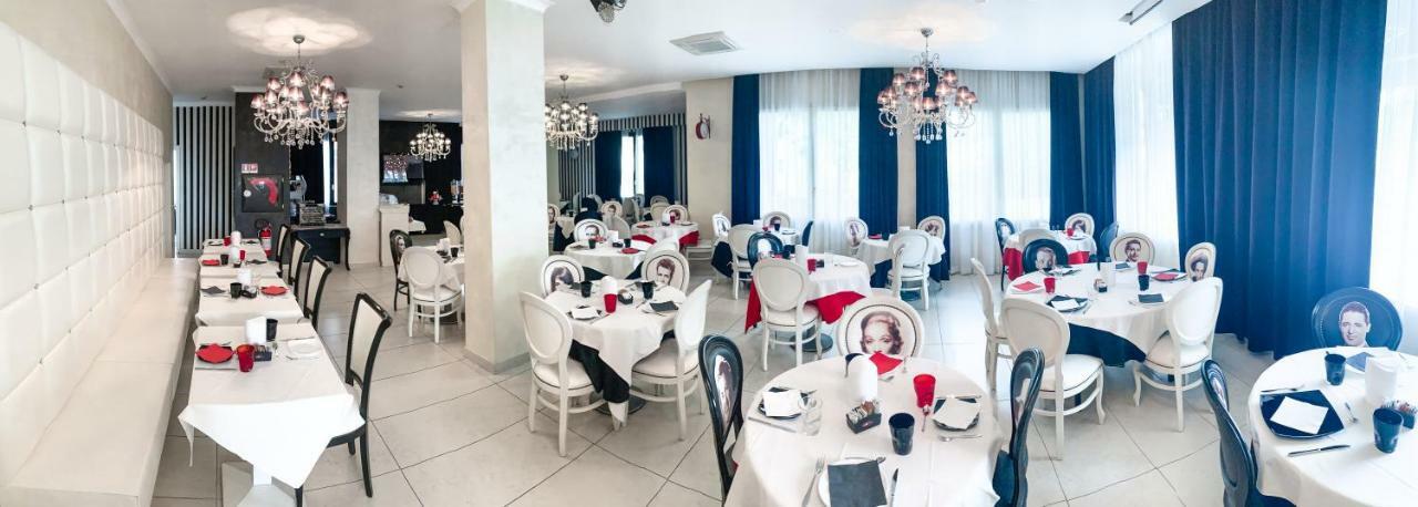 Hotel Le Cinema Gatteo a Mare Ngoại thất bức ảnh